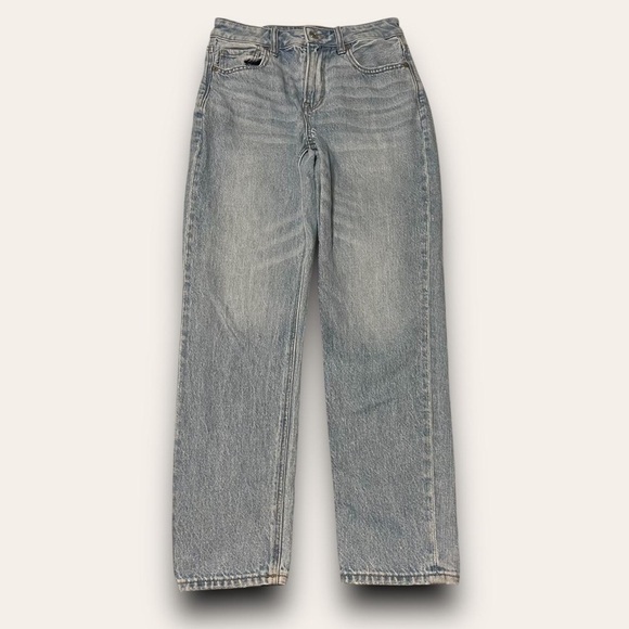 AE Strigid Mom Jeans Lightwash Size 2 Tapered Leg 26” Waist - Picture 1 of 8